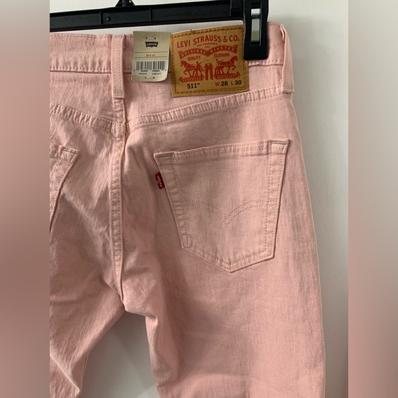 New Pink Levi Woman’s Slim Stretch Skinny Jeans 28 x 30 NWT 5 Pocket Style - Picture 4 of 4